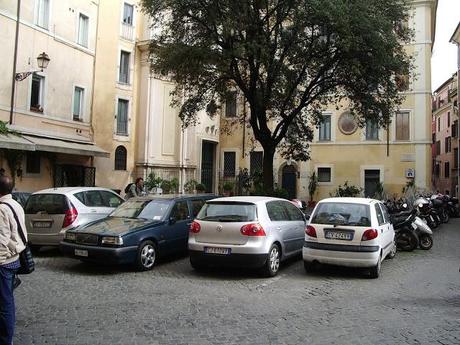 Una passeggiata per lo stupendo Rione Regola. Solo per stomaci forti, anche in questo caso. Questo è il Primo Municipio di Roma a cui l'Unesco deve decidersi a togliere il patrocinio