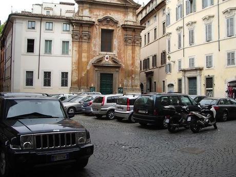 Una passeggiata per lo stupendo Rione Regola. Solo per stomaci forti, anche in questo caso. Questo è il Primo Municipio di Roma a cui l'Unesco deve decidersi a togliere il patrocinio