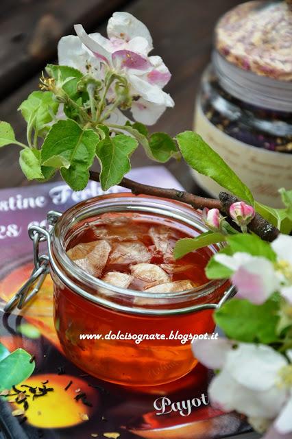 Gelatina al tè ed ai petali di rosa