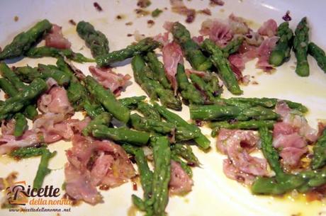 asparagi pasta ricotta speck