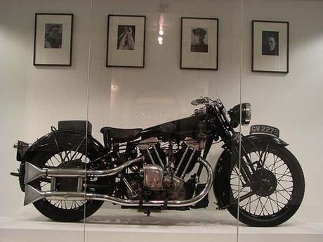 Brough_superior_lawrence_arabia