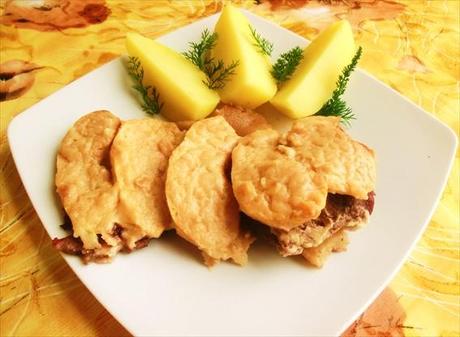 Carne di suino con le mele al forno / Pork combined with fruit (apples).