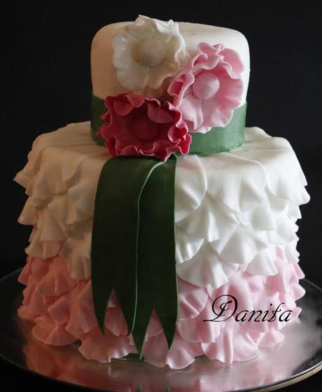 Wedding cake per una comunione: storia di ordinaria follia di una cake design :-)