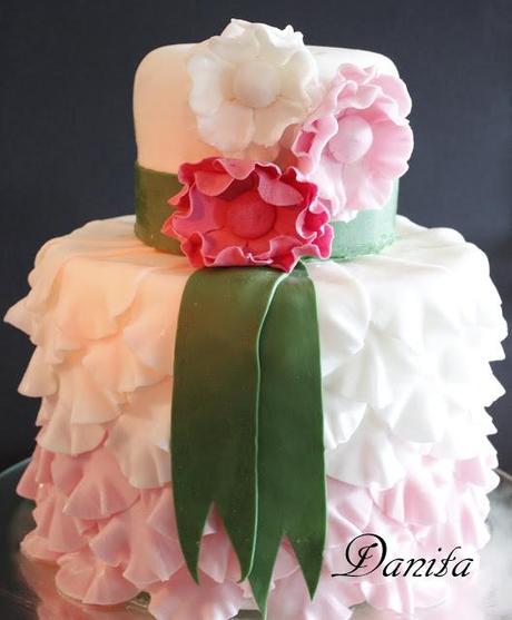 Wedding cake per una comunione: storia di ordinaria follia di una cake design :-)