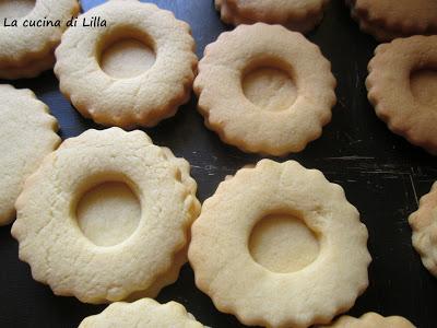 Biscotti: Ciambelline con crema al cioccolato bianco