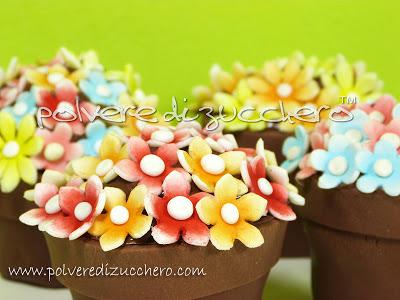 Tutorial vaso di fiori in pasta di zucchero: un'idea per la festa della mamma!