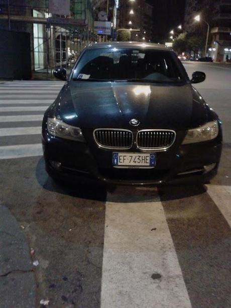 Un piccolo aggiornamento da Via Albalonga. Sìpperché Roma è l'unica città dove un tiramisù può massacrare la viabilità (e la dignità) di un intero quartiere