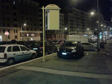 Un piccolo aggiornamento da Via Albalonga. Sìpperché Roma è l'unica città dove un tiramisù può massacrare la viabilità (e la dignità) di un intero quartiere