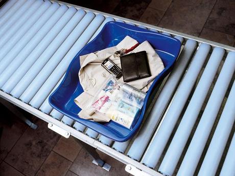 Baby dritte di viaggio: prepararsi ai controlli di sicurezza con nani, bagaglio a mano e passeggino!