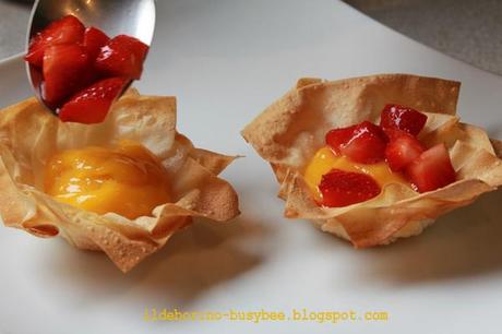 Dolcezze Domenicali - Cestini di Fillo con Lemon Curd e Fragole or Phillo Baskets filled with Lemon Curd and Strawberries