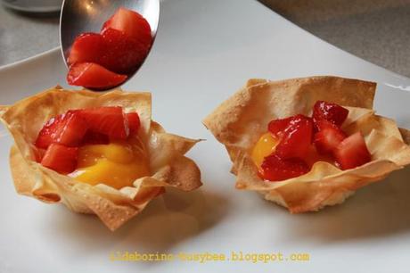 Dolcezze Domenicali - Cestini di Fillo con Lemon Curd e Fragole or Phillo Baskets filled with Lemon Curd and Strawberries