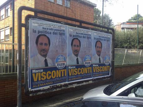 Ebbravo Marco Visconti. Un quinquennio impegnato a combattere contro le affissioni abusive per poi finire così...