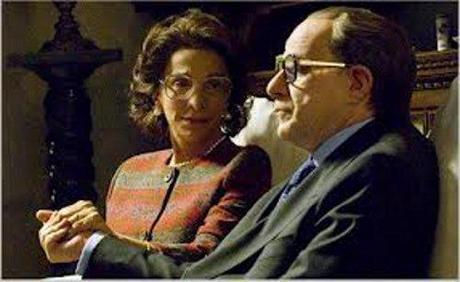 Andreotti interpretato da Toni Servillo, qui con la moglie Livia (Anna Bonaiuto) - www.movpins.com 