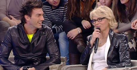 TAGLI DI CAPELLI DI GABRY PONTE DEE JAY E GIUDICE AD AMICI 12 - 2013