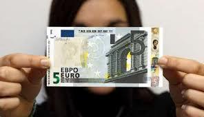  Sono già in circolo le nuove banconote da 5 euro, migliorie estetiche e di sicurezza