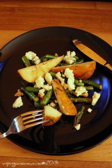 Asparagi con pere, noci e roquefort