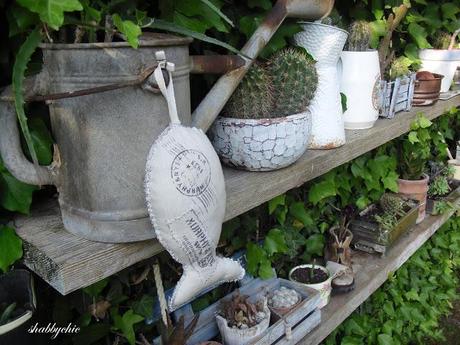 shabbychic,a fish in my garden