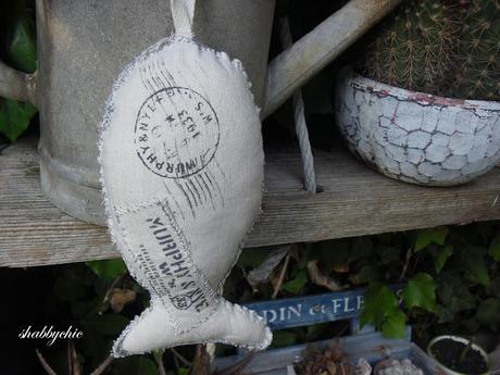 shabbychic,a fish in my garden