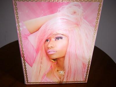 REVIEW  DEL NUOVO PROFUMO PINK FRIDAY DI NICKI MINAJ E PARTECIPAZIONE ALLA CAMPAGNA DI DOUGLAS “CHE COSA NE PENSI DEL LOOK NICKI MINAJ CHE HO CREATO?”