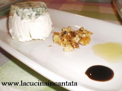 formaggio,pere,noci,miele,aceto balsamico...che dire..un delirio!!!!!!