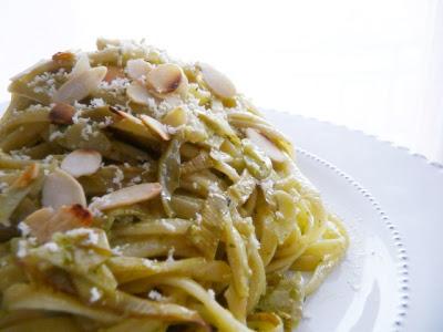 LINGUINE con CARCIOFI e MANDORLE