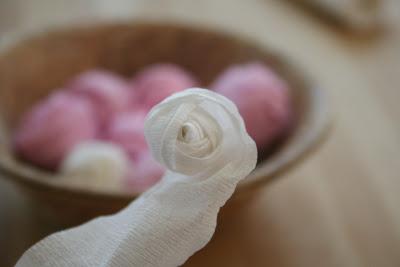 Roselline in carta crespa