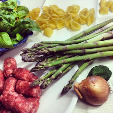 Primi piatti al sapore di asparagi: ecco tagliatelle e conchiglioni