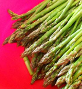 Primi piatti al sapore di asparagi: ecco tagliatelle e conchiglioni