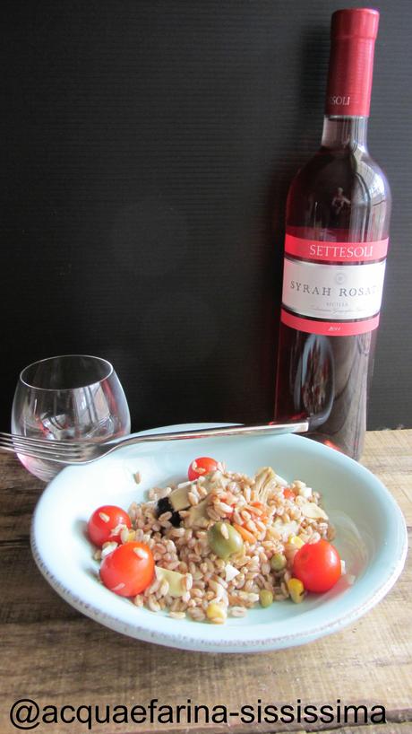 insalata di farro con formaggio e verdure