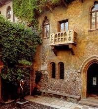 Sposami a Verona, notte d'amore nella casa di Giulietta e Romeo. Comune batte la crisi 