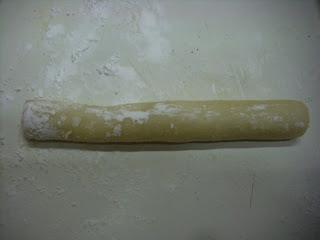 Cronaca di una Kransekage mancata, il dolce danese delle grandi occasioni ridotto a biscottini