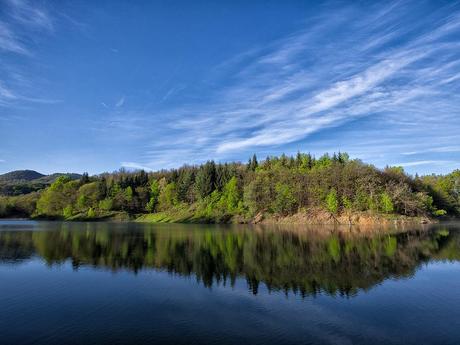 Spring at Pianfei Lake