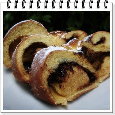 Treccia di brioche alla nutella