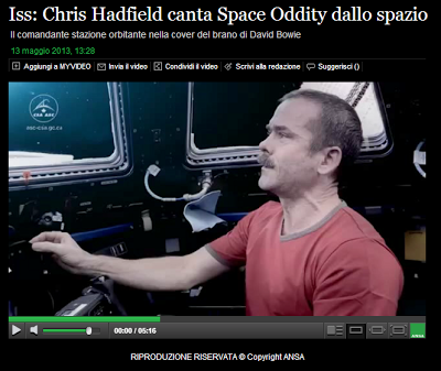 [spazio] Comandante Hadfield canta Space Oddity