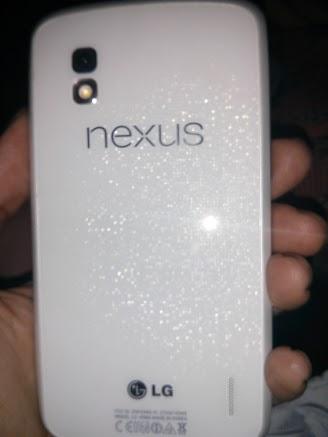 Nexus 4 in versione White. Sarà la variante LTE?