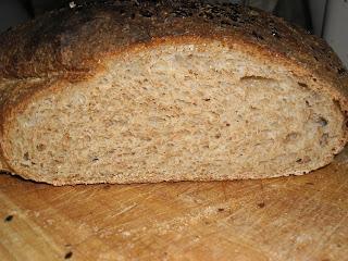 Pane integrale con crosta croccante