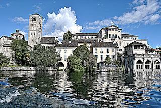 Una mattina di primavera sul lago di Orta.