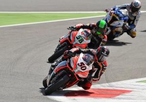 2.Aprilia_Guintoli_Laverty