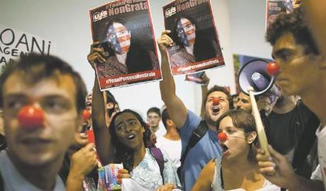Yoani Sanchez contestata a São Paulo, Brasile (21 febbraio 2013)
