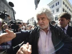 C 2 articolo 1095169 imagepp Beppe Grillo vuole governare: noi stiamo tenendo la rabbia degli italiani