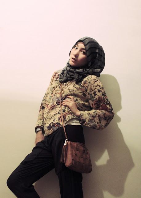 DA BLOGGER A BLOGGER - HANA TAJIMA