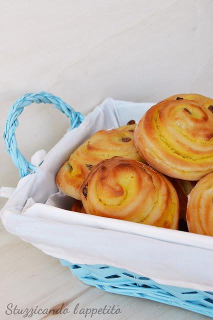 Girelle con crema pasticcera e uvetta                                          (Pain aux raisins)