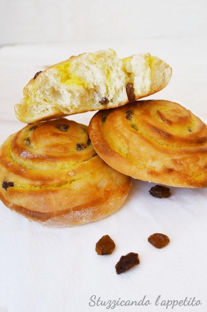 Girelle con crema pasticcera e uvetta                                          (Pain aux raisins)