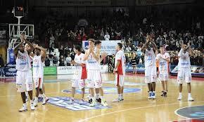  Basket: nei playoffs del Campionato Italiano il Varese vicina alle semifinali, Siena in rimonta su Milano