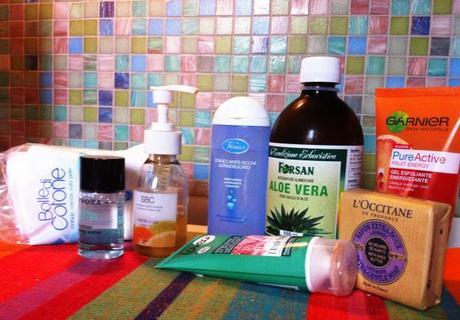 Come sconfiggere le imperfezioni della pelle misto-grassa prodotti-pulizia-viso
