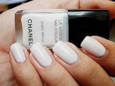 WHITE MANICURE: colore non colore!