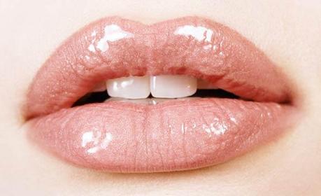 Make-Up Tips: FULLER LIPS EFFECT