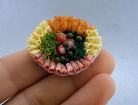 Le Mini Sculture alimentari di Shay Aaron