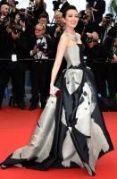 zhang ziyi - carolina herrera FW 2012 (clutch jimmy choo e gioielli chanel)