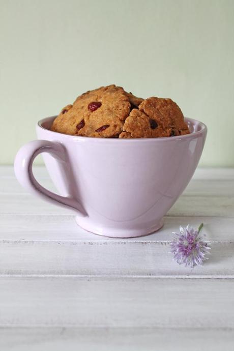 Cookies con cioccolato bianco e cranberries Cookies with white chocolate and cranberries